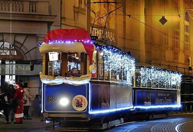 U ZET-ovom tramvaju Djeda Mraza ore se Čavoglave uz pozdrav “za dom”