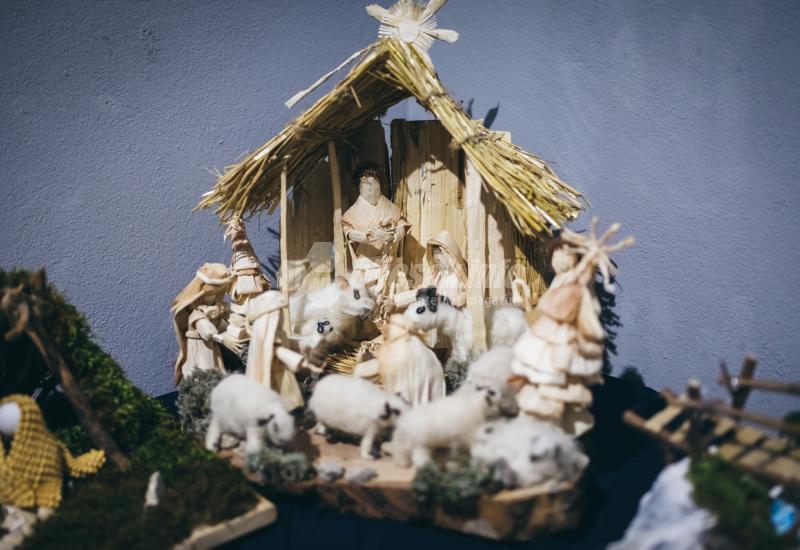 Izložba jaslica Galeriji Rondo u Mostaru - FOTO | Posjetite izložbu jaslica u Mostaru - vratimo Isusa u Božić