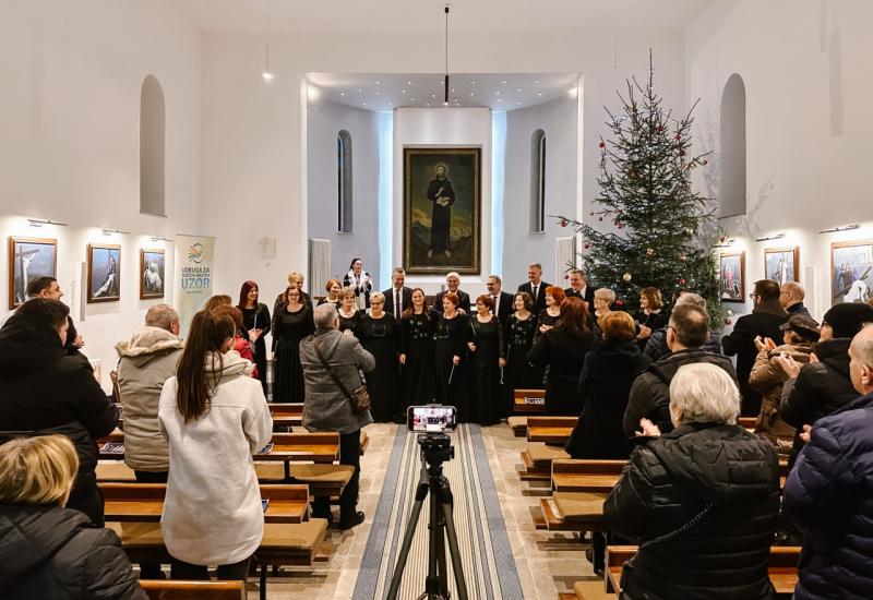 Koncert "Sretan ti Božić, narode moj" oživio blagdanski duh 