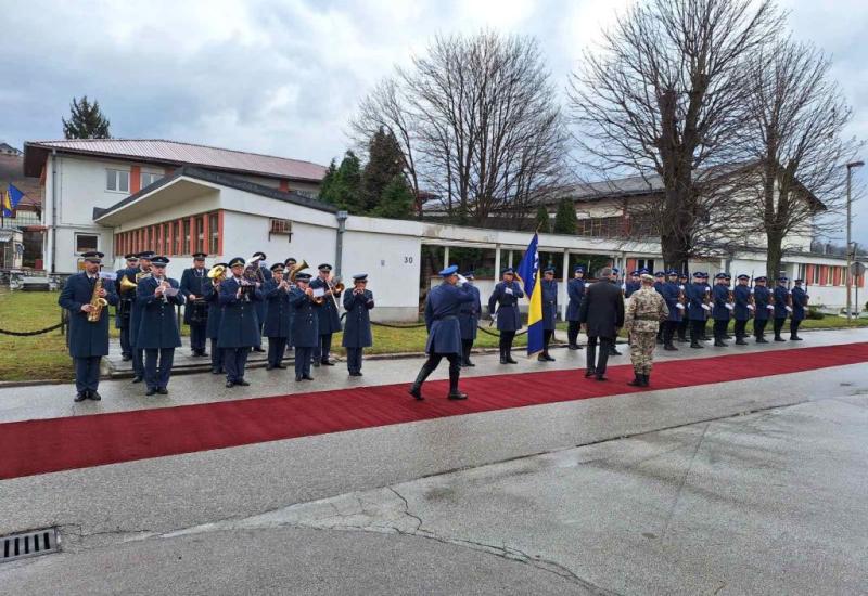 Oružane snage BiH bogatije za 66 časnika i 76 dočasnika