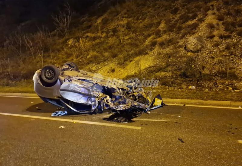 FOTO | Mostar: U teškoj prometnoj nesreći smrtno stradala jedna osoba