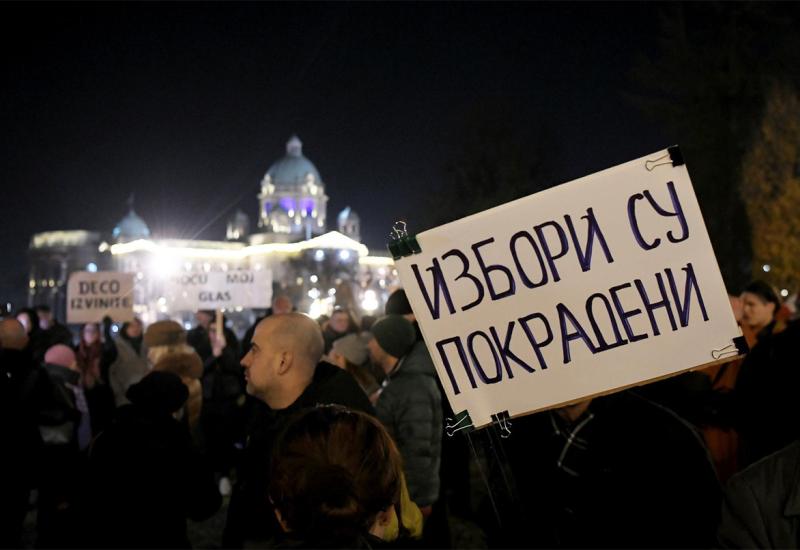 VIDEO | Prosvjed oporbe u Beogradu, traži se poništenje izbora