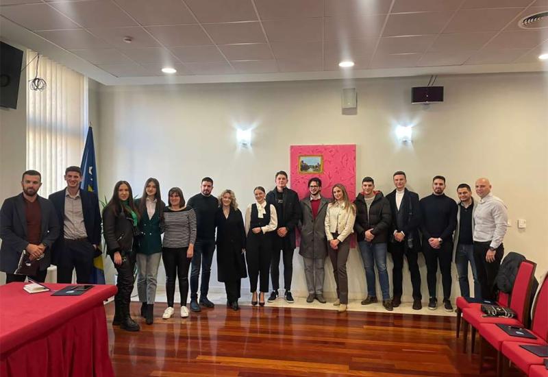 Sara Kazazić nova predsjednica Vijeća mladih Grada Mostara