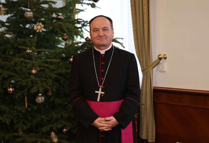 Božićna čestitka biskupa Palića: Jedina riječ koja sažima Božić je ljubav