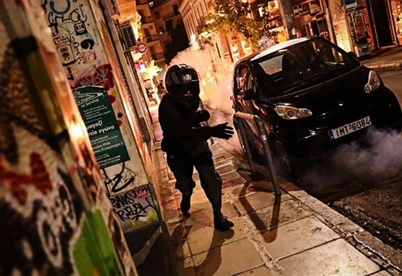Preminuo grčki policajac koji je ozlijeđen u navijačkim neredima