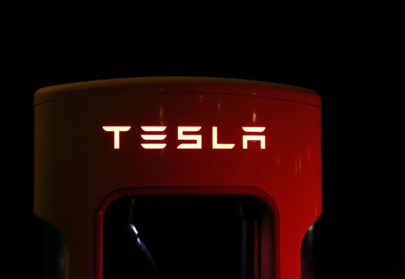 Tesla povlači više od 1,6 miljuna vozila u Kini