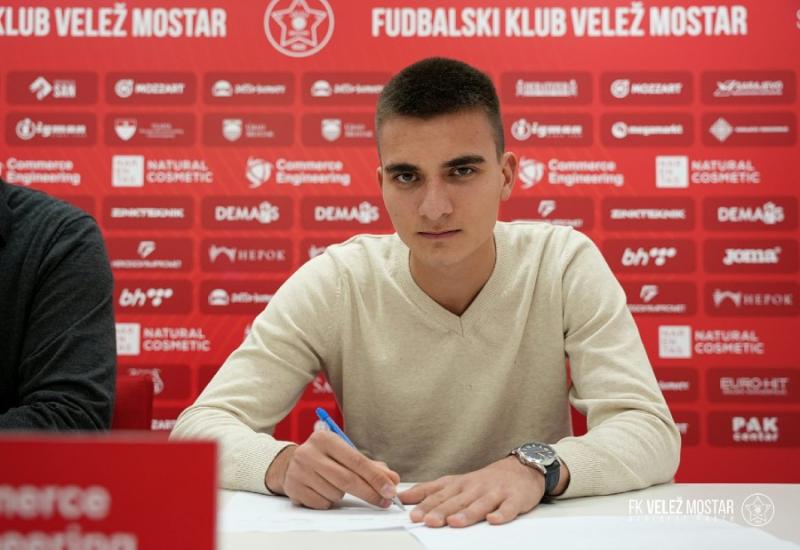 Službeno: Kapetan Dinamovih juniora potpisao za Velež