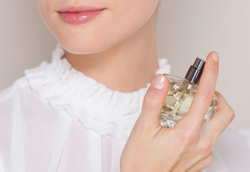 Nosite 2 parfema istovremeno - Evo kako ih spojiti za miris kakav nitko nema