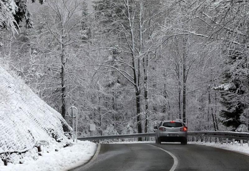 Crveni meteoalarm: Snijeg i olujni vjetar stvaraju probleme u Hrvatskoj