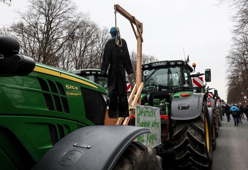 Veliki prosvjed - Traktori paraliziraju Njemačku