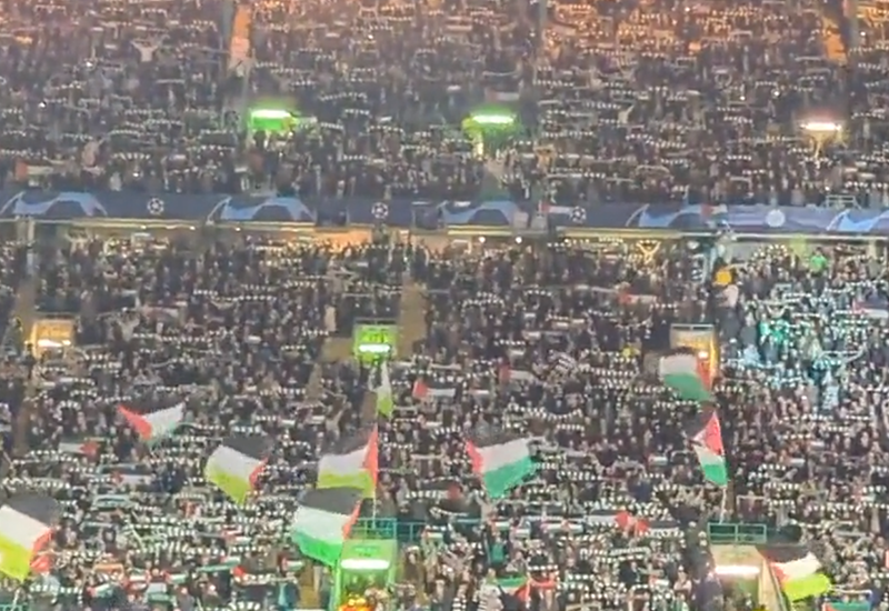  Navijači Celtica ne odustaju od zastava Palestine na utakmicama - Ni kazne im ne mogu ništa - Navijači Celtica ne odustaju od zastava Palestine na utakmicama