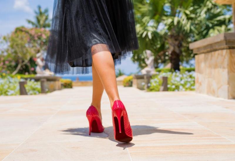 Žena u potpeticama - Zašto žene u 40-ima trebaju prekršiti ovih 10 modnih pravila
