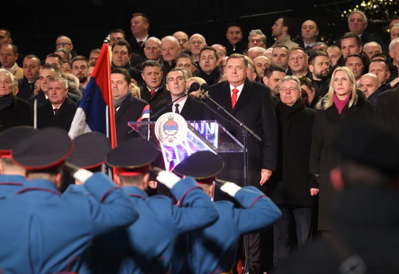 Svečani mimohod povodom Dana Republike Srpske - Svečani defile povodom Dana RS: Dodik: Zagledani smo u Srbiju i Rusiju