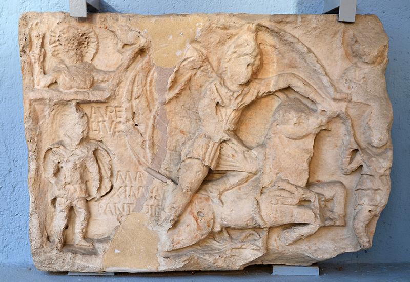 Reljef Mitre pronađen u Golubiću - Jesu li rimski vojnici uz Neretvu imali neobično narječje latinskog jezika?