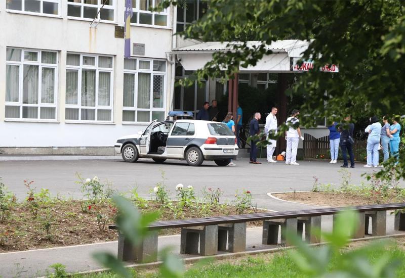Pucnjava u Lukavcu: Potvrđena optužnica protiv oca maloljetnika koji je pucao u nastavnika