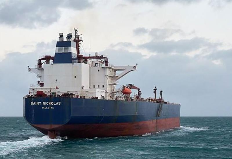 Naoružane osobe upale na tanker, sad plovi prema Iranu
