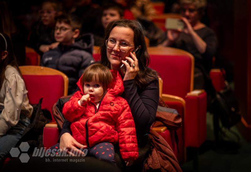  Magija, smijeh i nevjerojatne iluzije: Steffano Dinici očarao Mostarce