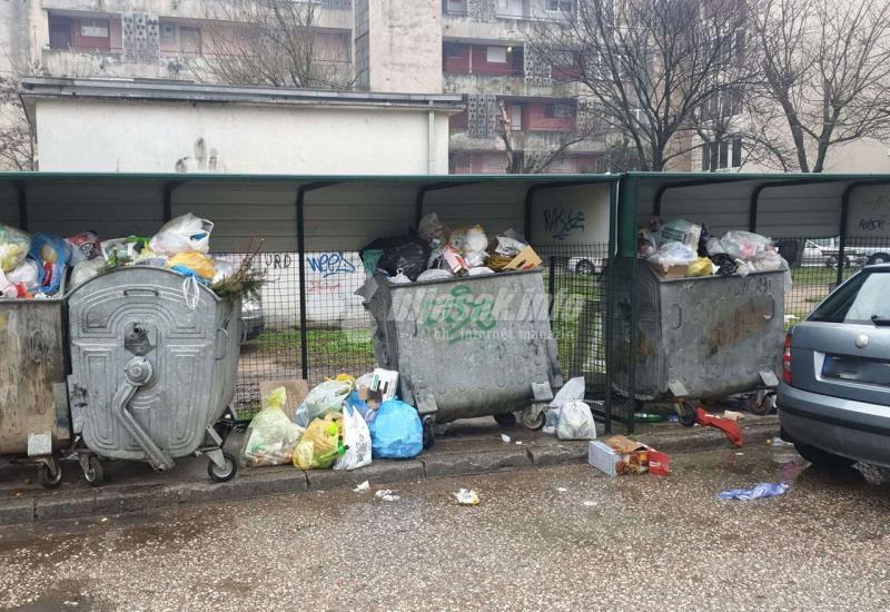 Mostar: Mještani Radićeve ponovno zatrpani smećem zbog neodgovornih građana
