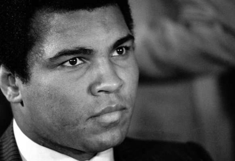 Muhammad Ali (Louisville, Kentucky, 17. siječnja 1942. – Scottsdale, Arizona, 3. lipnja 2016.) - Muhamed Ali: Pitao sam majku zašto na slikama nema nijednog crnog anđela?