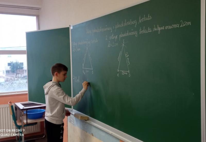 Učenici i nastavno osoblje su dobili novu opremu - Novi sjaj starih zidova - RH nastavlja pomagati škole u Stocu
