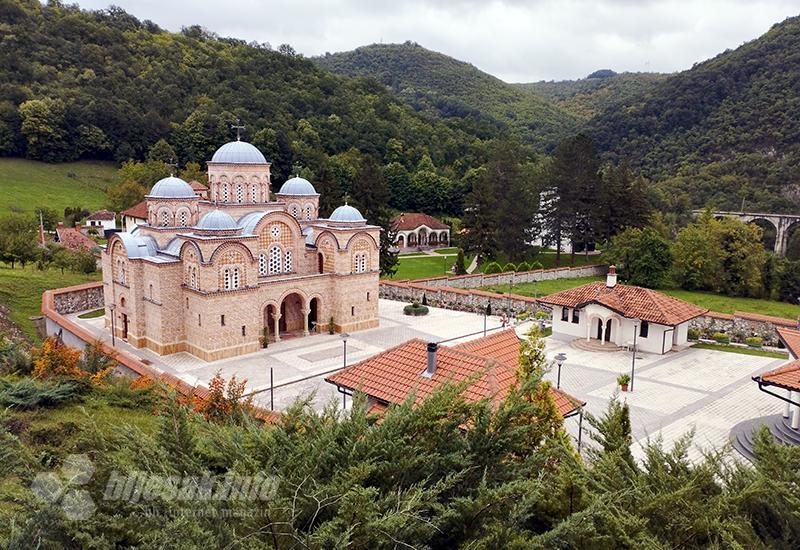 Manastir Ćelije - Lelić, „Božje selo“ vladika, svetaca i raskolnika