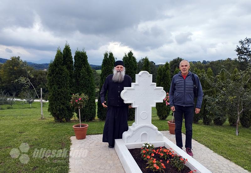 S igumanom Varnavom na Artemijevom grobu - Lelić, „Božje selo“ vladika, svetaca i raskolnika
