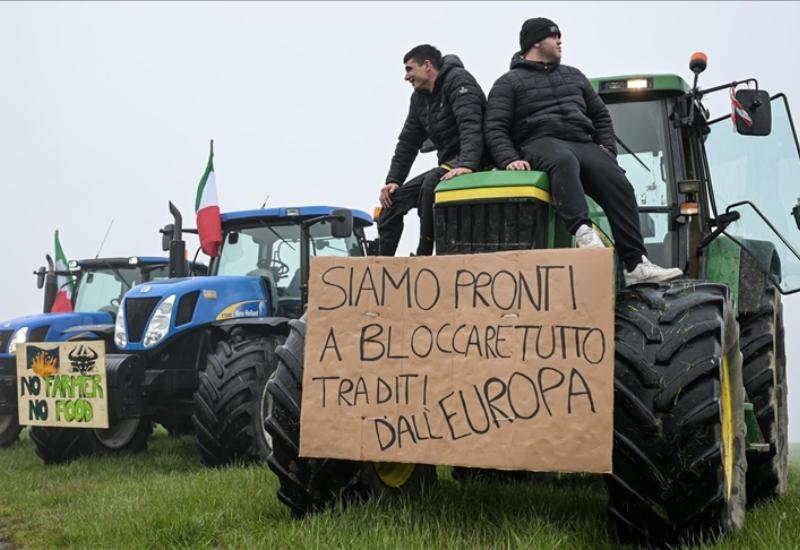 Prosvjed poljoprivrednika u Italiji - Prosvjedi diljem EU: Traktori blokirali Bruxelles