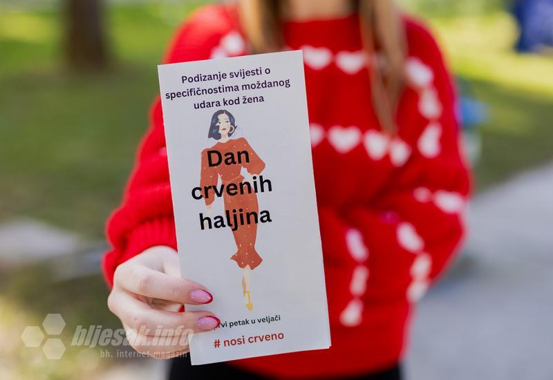 Studentice šetnjom obilježile Dan crvenih haljina u Mostaru  - Studentice u crvenom prošetale Mostarom: Imaju poseban razlog 