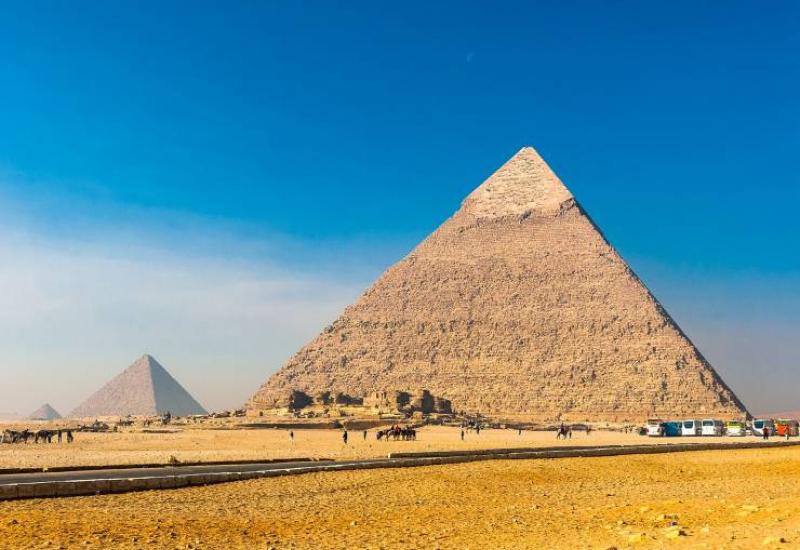 Početak radova na obnovi Mikerinove piramide u Gizi izazvao je kritike - Egipatski dar svijetu | Zar se stvarno planira obnova piramide u Gizi 