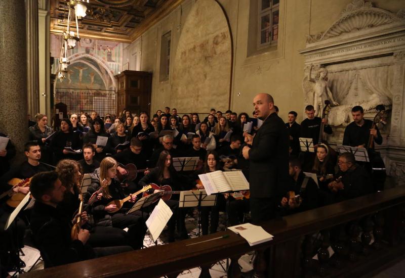 Papa Franjo pozdravio glazbenike iz Mostara - Rim: Papa Franjo pozdravio glazbenike iz Mostara