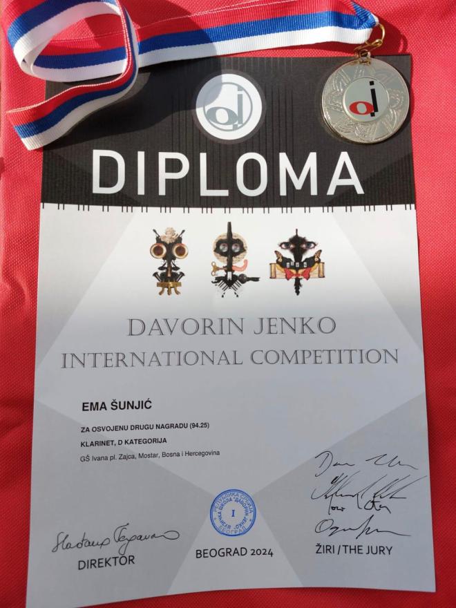Diploma - Učenica mostarske glazbene škole osvojila nagradu na prestižnom međunarodnom natjecanju Davorin Jenko