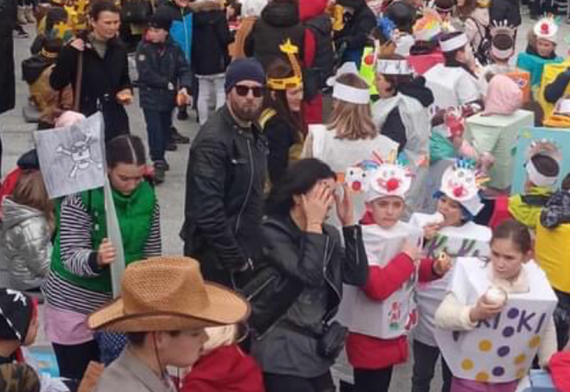 Dječja karnevalska povorka u Tomislavgradu - Dječja karnevalska povorka u Tomislavgradu pokazala svu bogatu maštu mališana