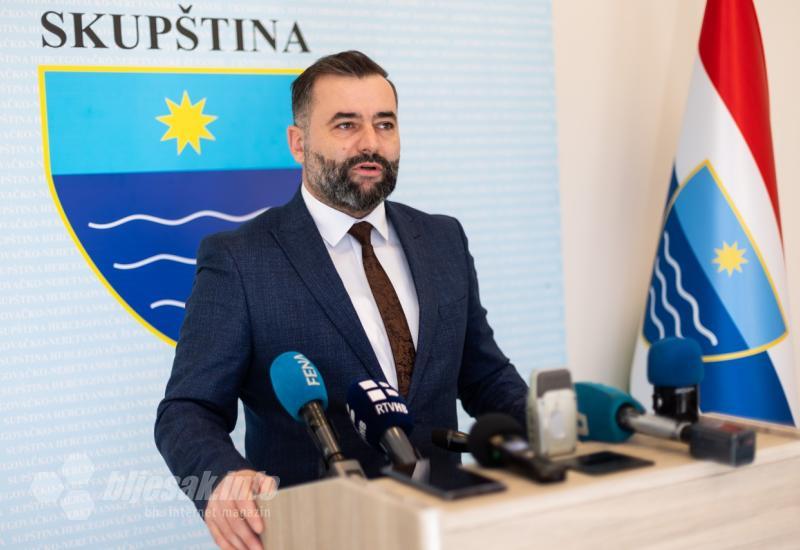 Predsjedavajući Skupštine HNŽ Džafer Alić  - Premijerka najavila: Policajci će na sistematske, Zračnoj luci Mostar još milijun