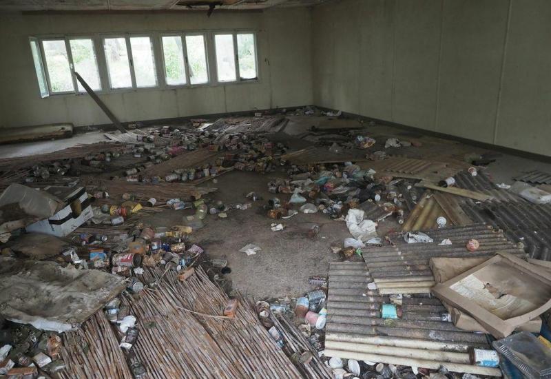 Lječilište Dječje selo pored Promajne - građevina zatrpana smeće,  - Šokirani stanjem Dječjeg sela kod Makarske: 