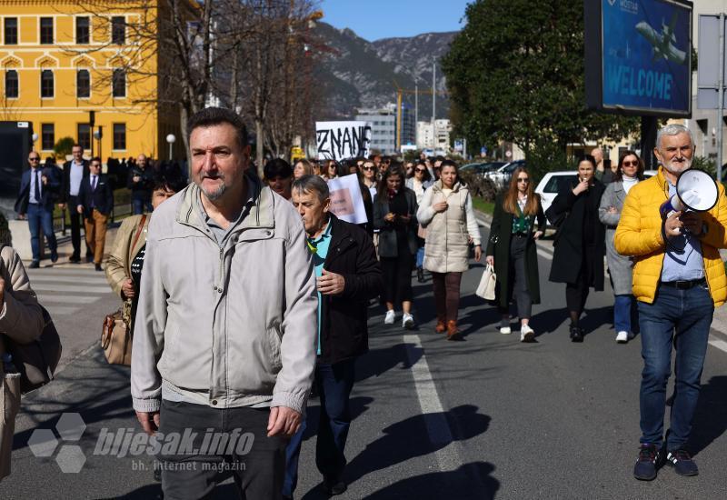 Prosvjed u Mostaru - Prosvjetni djelatnici 'prijete' OHR-om i prizivaju starog ministra