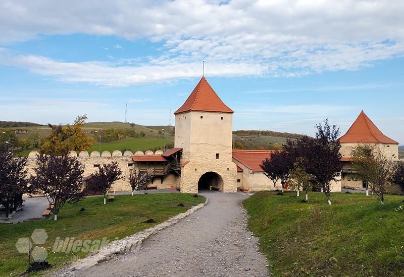 Jedna od brojnih kula utvrde Rupea - Saschiz/Rupea: Kad te pogodi onosvjetska zalutala strijela sreće (Transilvanijom uzduž & poprijeko 18)