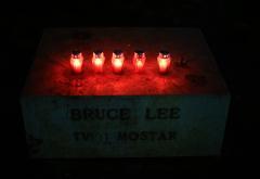 Mostar: Građani zapalili svijeće za Bruce Leea