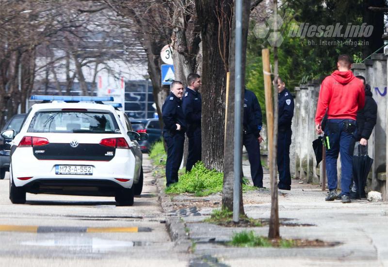 Napadi u Mostaru: Naoružani i s kapuljačama pokušali ući u školu, nastavnici razdvajali huligane