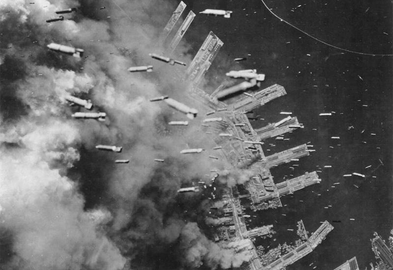 Bombardiranje Tojija 1945., ilustacija - Zločinački napad: Dan kad su Amerikanci spaljivali civile u Tokiju