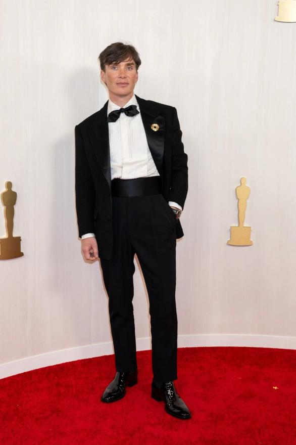 Cillian Murphy u Versace odijelu na crvenom tepihu Oscara 2024.  - FOTO | Najbolja izdanja Oscara 2024.