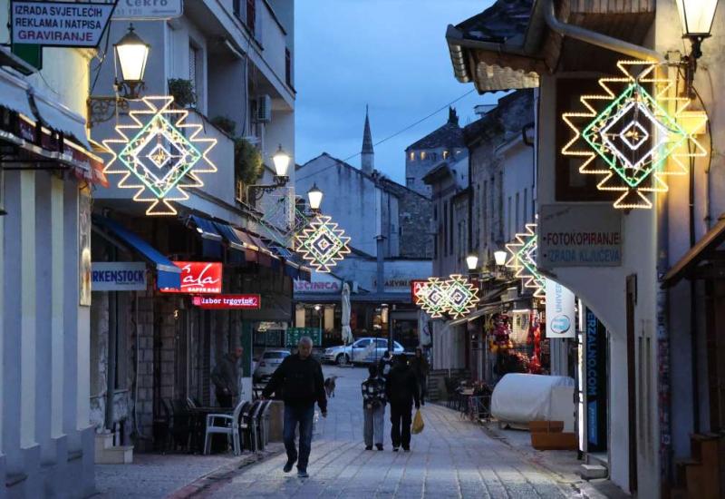Ramazan u Mostaru - Ramazan u Mostaru: Grad osvijetljen tisućama lampica