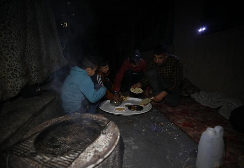 Glad u Gazi: Djeca traže topli dom i kruh