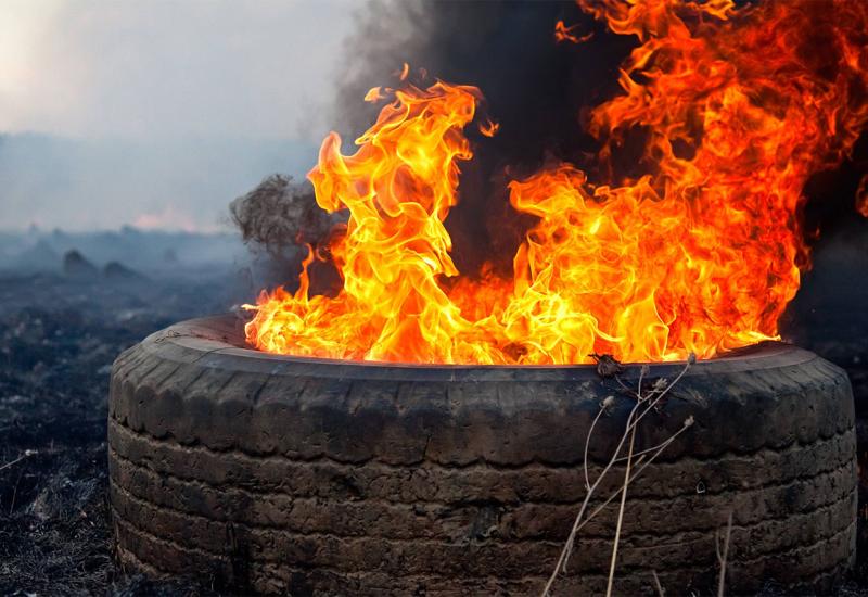 Mostar - Nakon svađe s bratom u dvorištu zapalio skoro 400 automobilskih guma