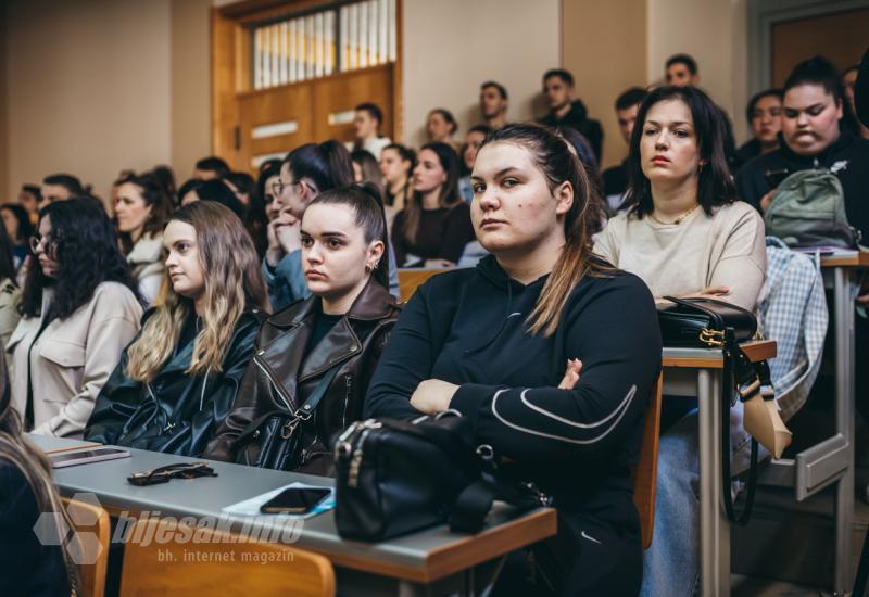 Studentice Ekonomskog fakulteta Sveučilišta u Mostaru  - Poruka iz Mostara: Potrošači moraju znati svoja prava, brojne su manipulacije na tržištu 