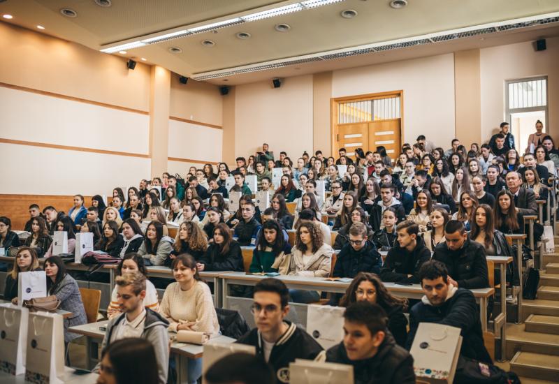 Studenti Ekonomskog fakulteta Sveučilišta u Mostaru - Poruka iz Mostara: Potrošači moraju znati svoja prava, brojne su manipulacije na tržištu 
