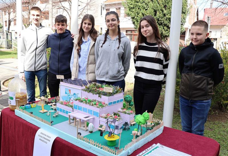 FOTO Mostarski učenici od otpada napravili inovacije