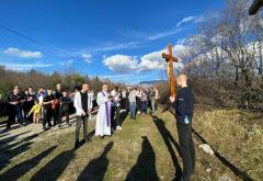 FOTO | Vjernici se Križnim putem prisjetili 'Puta spasa' - Izlaz i spas za Bjelopoljce 