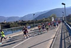 FOTO | Krenuo mostarski polumaraton: Više od 1.200 trkača na startu