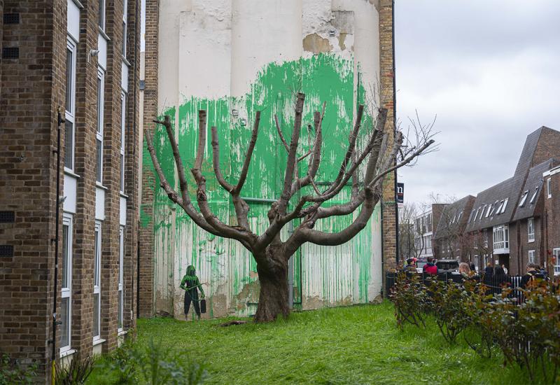 Novi Banksyjev mural u Londonu privlači pažnju i dobija pohvale - Novi Banksyjev mural u Londonu privlači pažnju i dobija pohvale