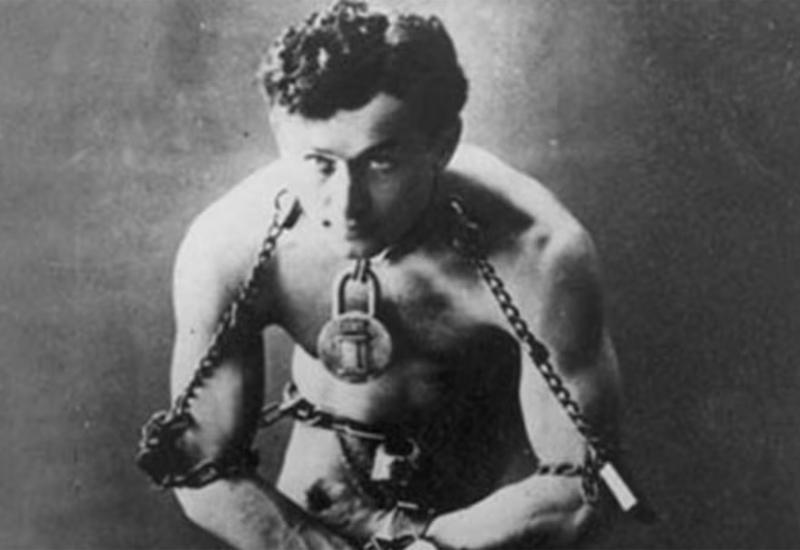 Harry Houdini (Budimpešta, 24. ožujka 1874. – Detroit, 31. listopada 1926.) - Tko je bio Harry Houdini – čovjek koji je činio nemoguće?